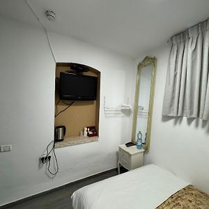 Budget King Room